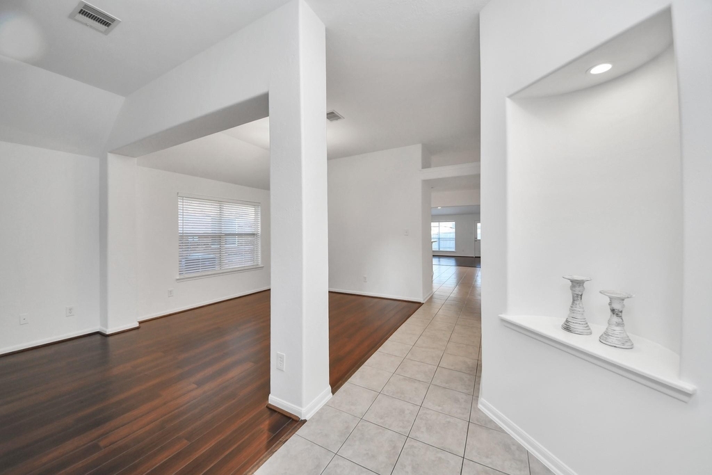 20510 Glademill Court - Photo 3