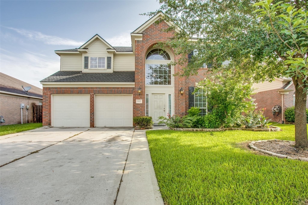 9907 Valance Way - Photo 1