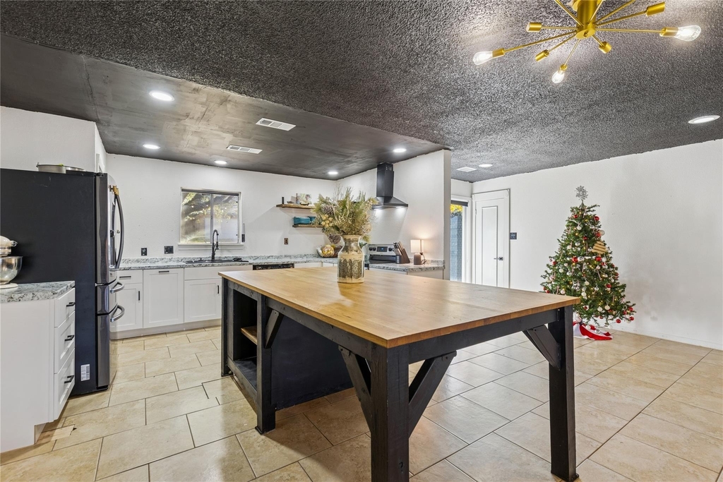 1202 Green Briar Drive - Photo 4