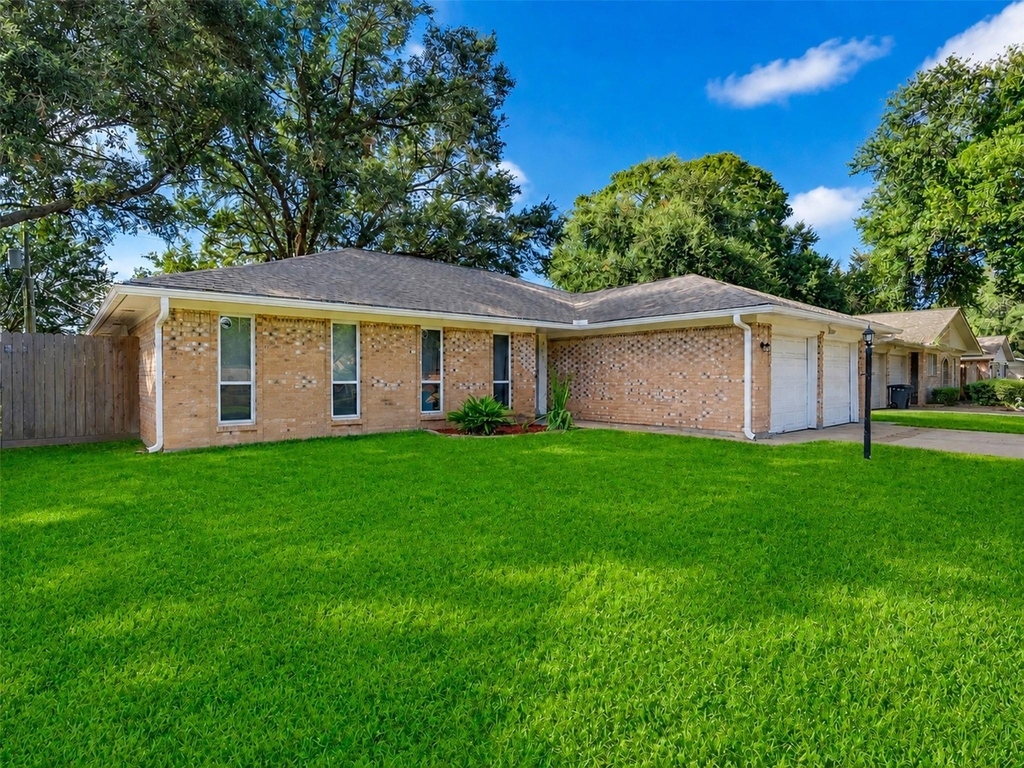 913 W Galveston Street - Photo 1