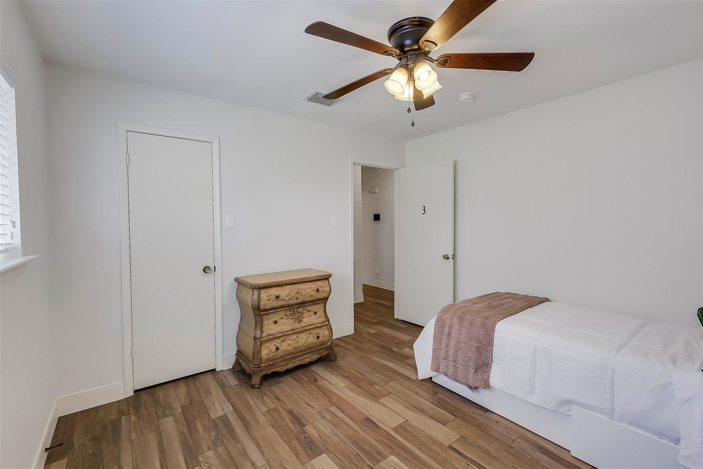 11715 Brighton Lane - Photo 20