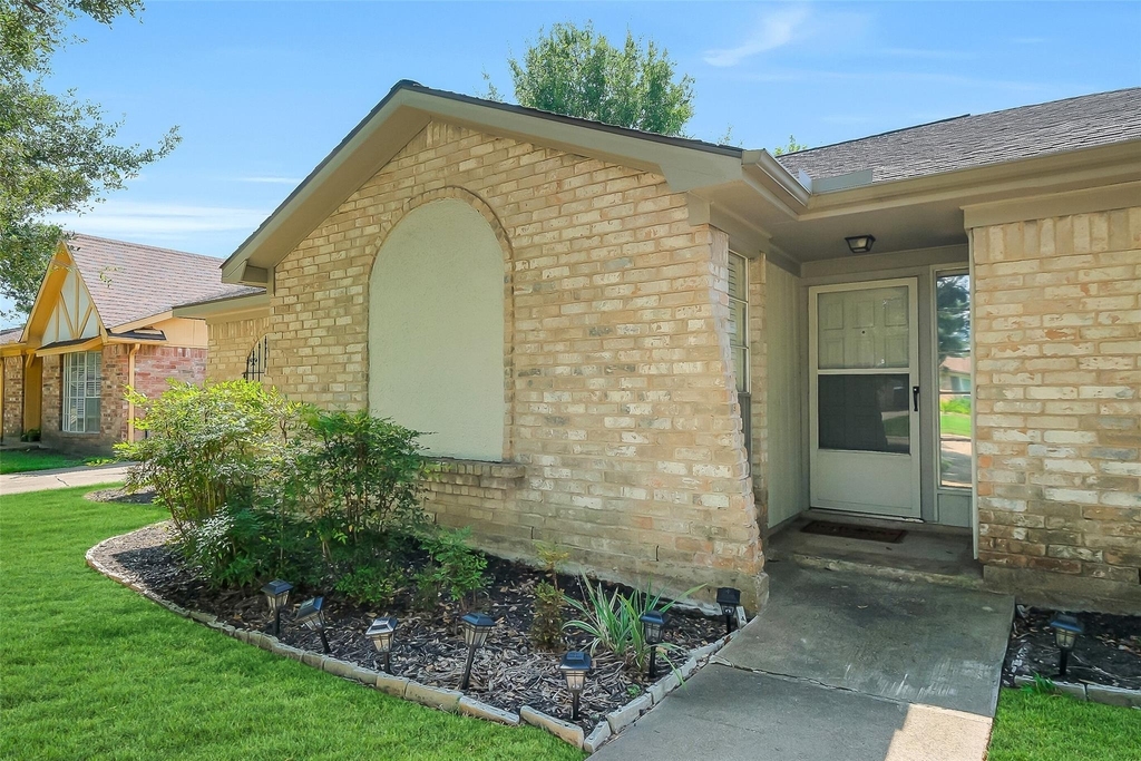 11715 Brighton Lane - Photo 4