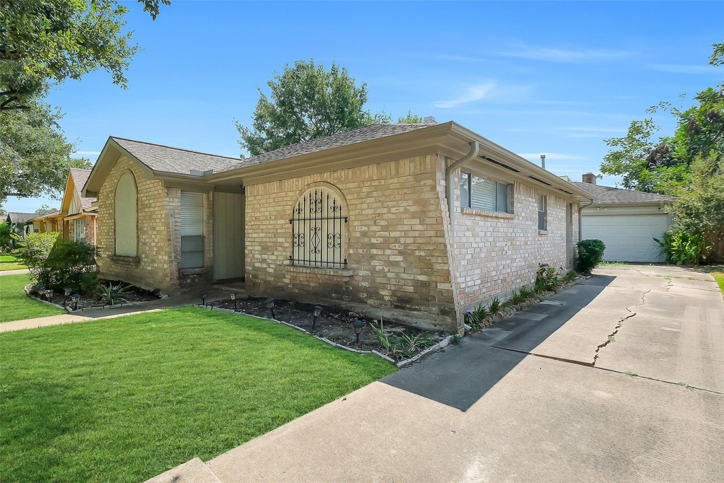 11715 Brighton Lane - Photo 3