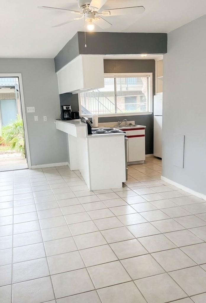 1660 Richmond Avenue - Photo 6