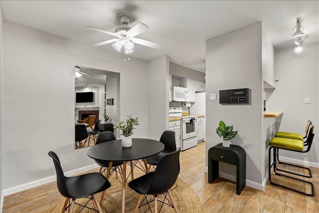 2601 S Braeswood Boulevard - Photo 2