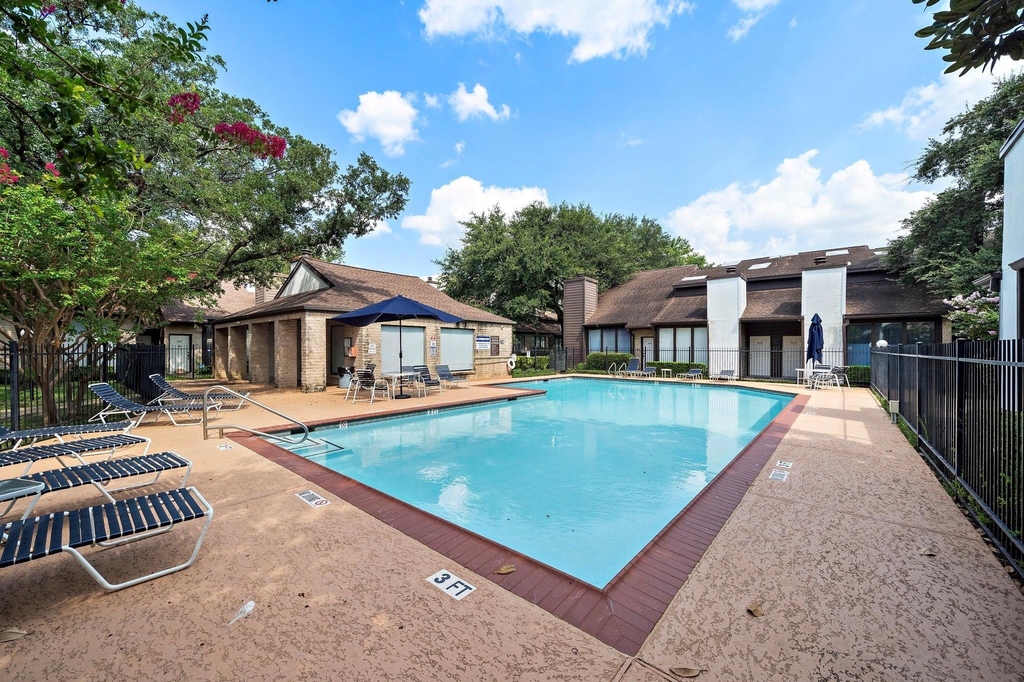 2601 S Braeswood Boulevard - Photo 11