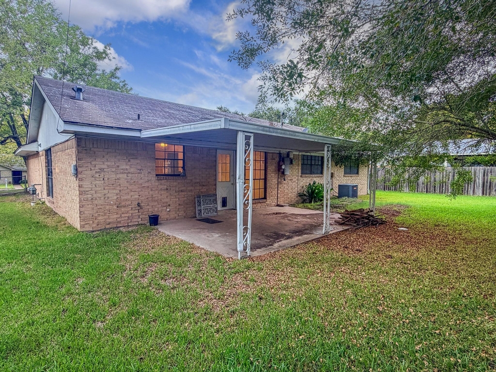 1708 Shawnee St - Photo 12