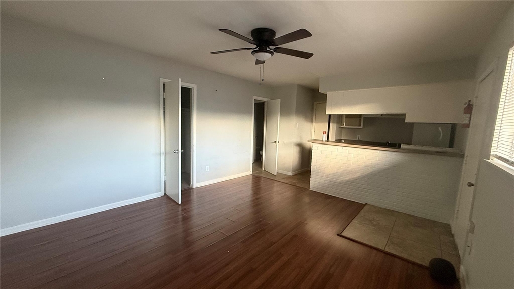 1849 Richmond Avenue - Photo 2