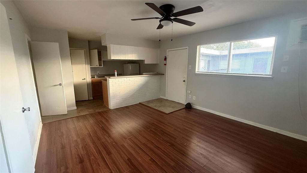 1849 Richmond Avenue - Photo 3