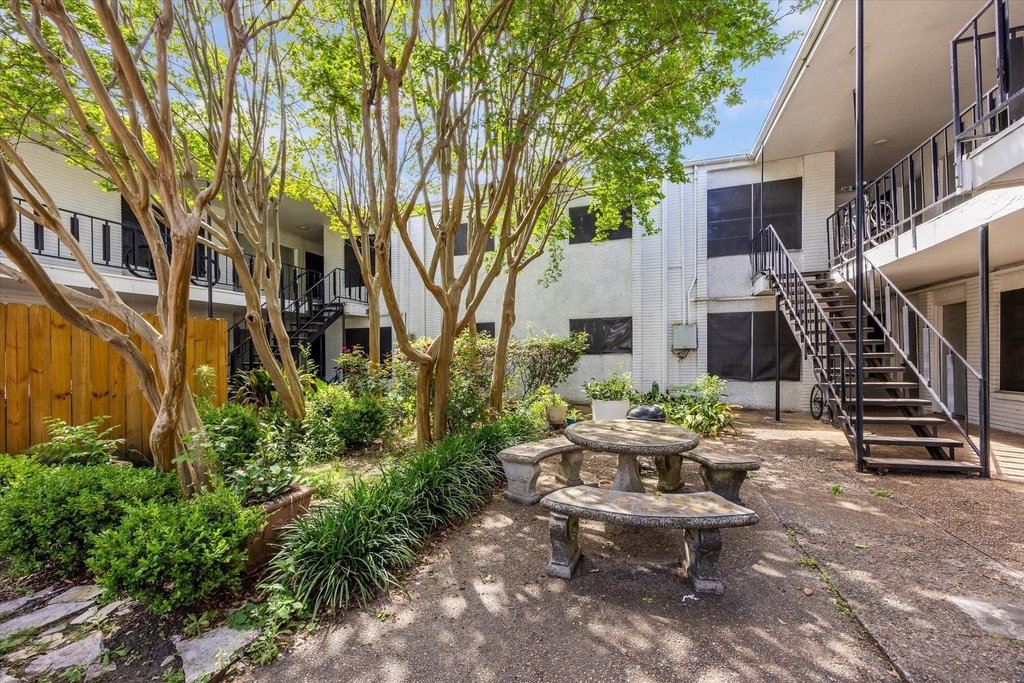 1645 W Main Street - Photo 9