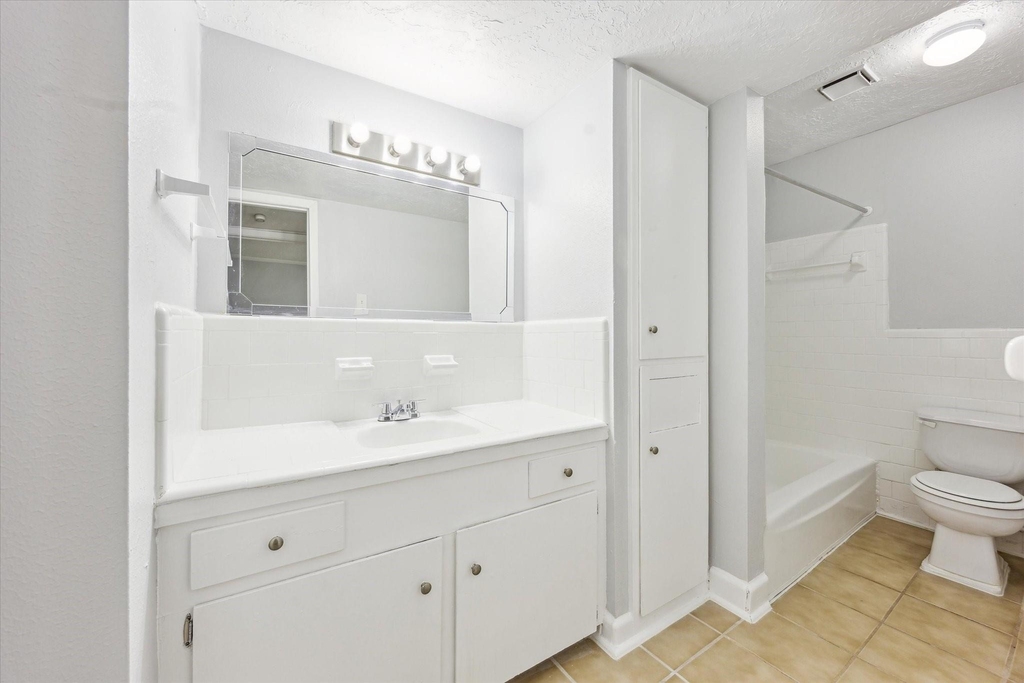 1645 W Main Street - Photo 4