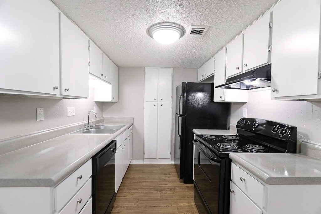 8100 N N Mopac Expressway - Photo 16