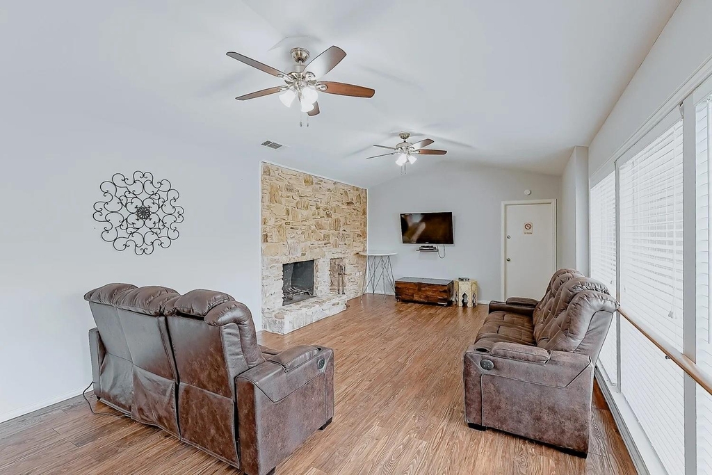 8100 N N Mopac Expressway - Photo 0