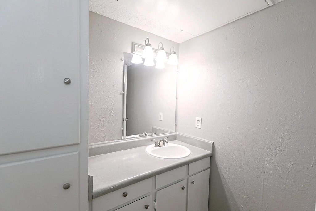 8100 N N Mopac Expressway - Photo 14