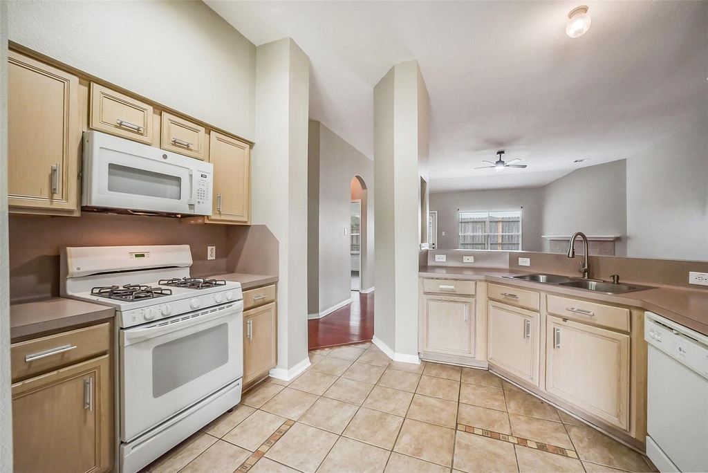 7002 Plaza Del Sol Drive - Photo 7