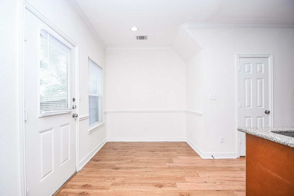 2407 Ferguson Way - Photo 4