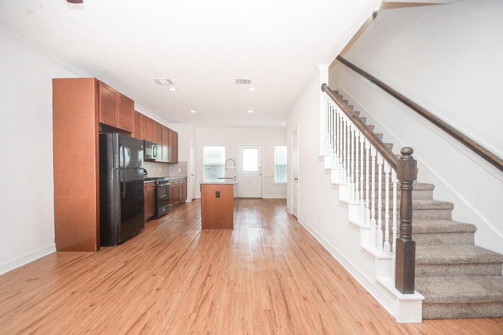 2407 Ferguson Way - Photo 2