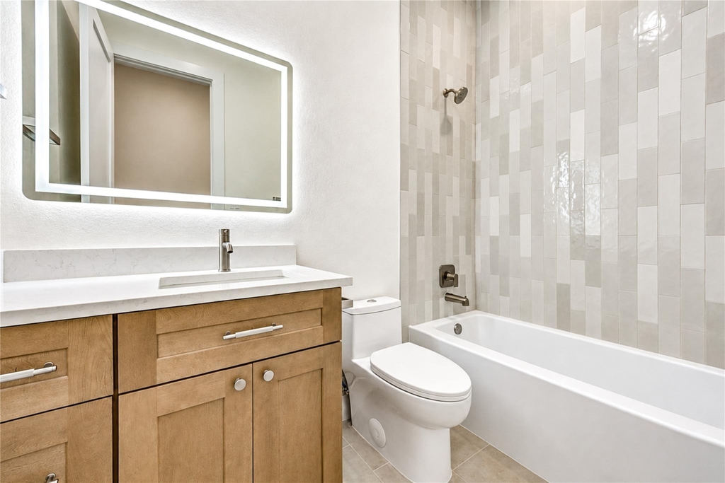 422 E 41st Street - Photo 20