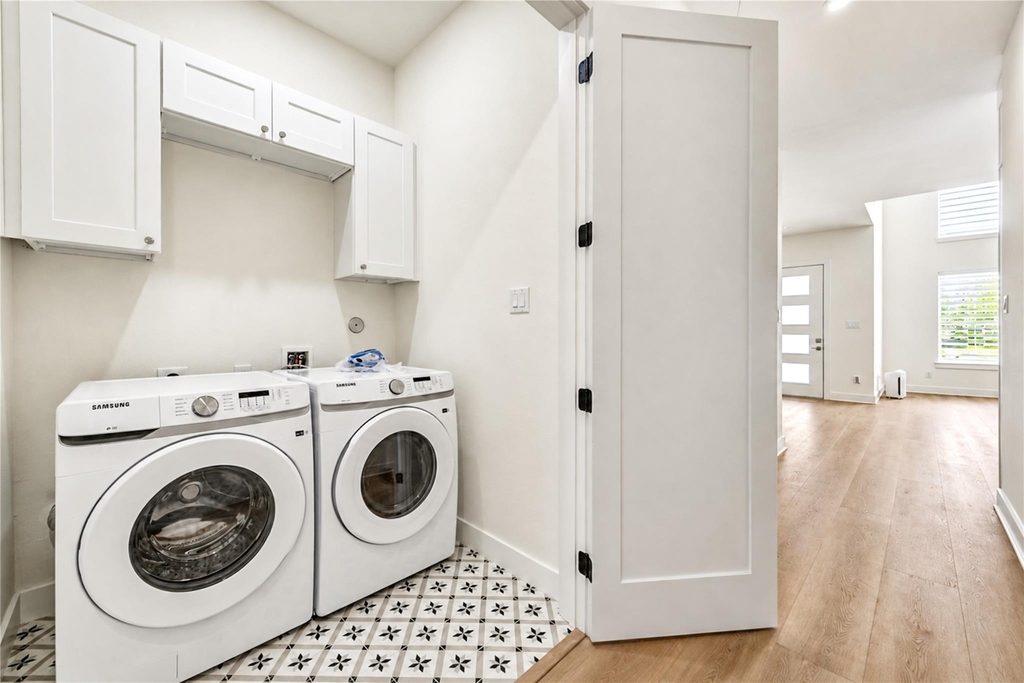 422 E 41st Street - Photo 21