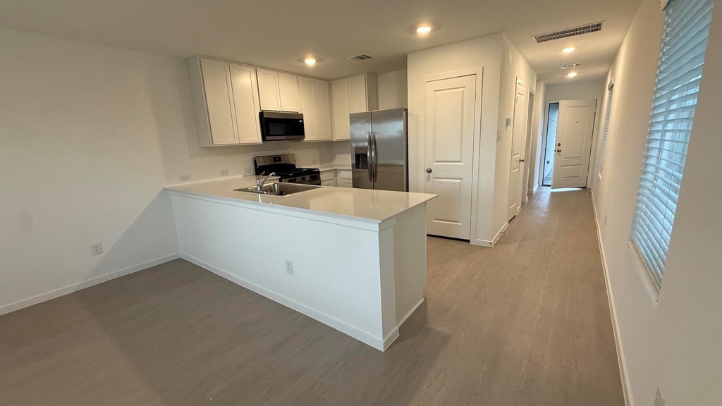938 Pertuso Ln - Photo 1