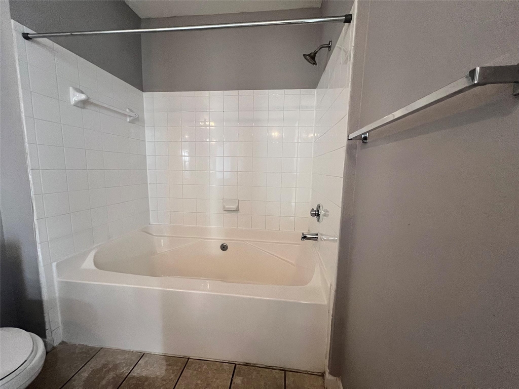 7575 Kirby Drive - Photo 8