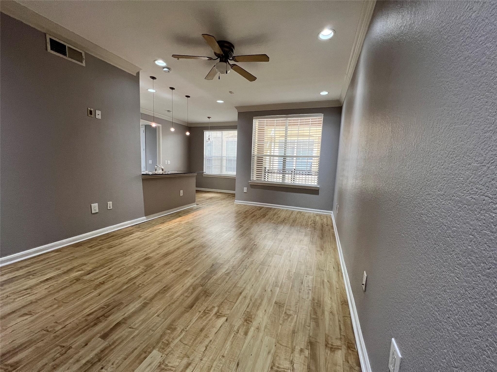 7575 Kirby Drive - Photo 2