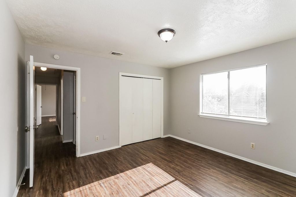 7447 Woodland West Drive - Photo 11