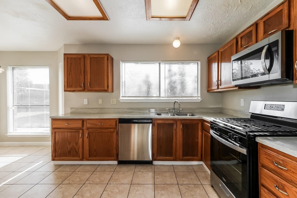 7447 Woodland West Drive - Photo 9