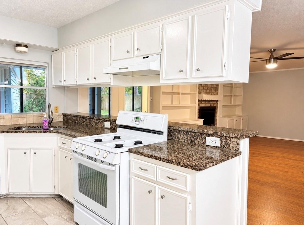 1326 Barrowgate Drive - Photo 17