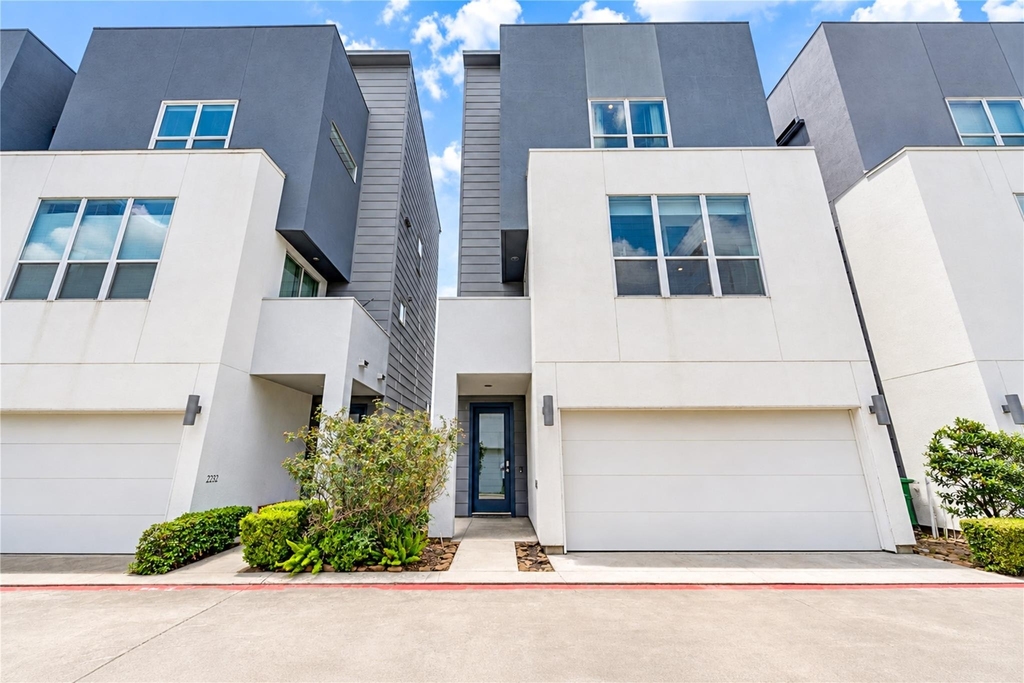 2234 Leeland Street - Photo 1