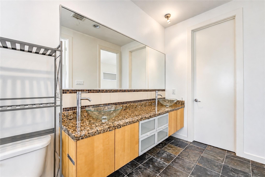 2234 Leeland Street - Photo 10
