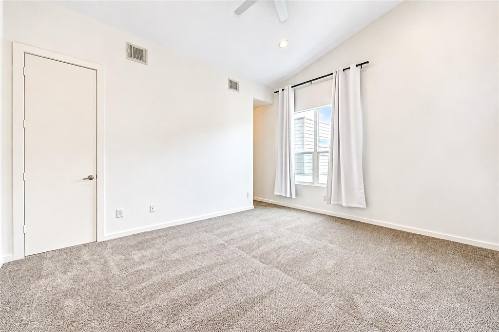 2234 Leeland Street - Photo 16