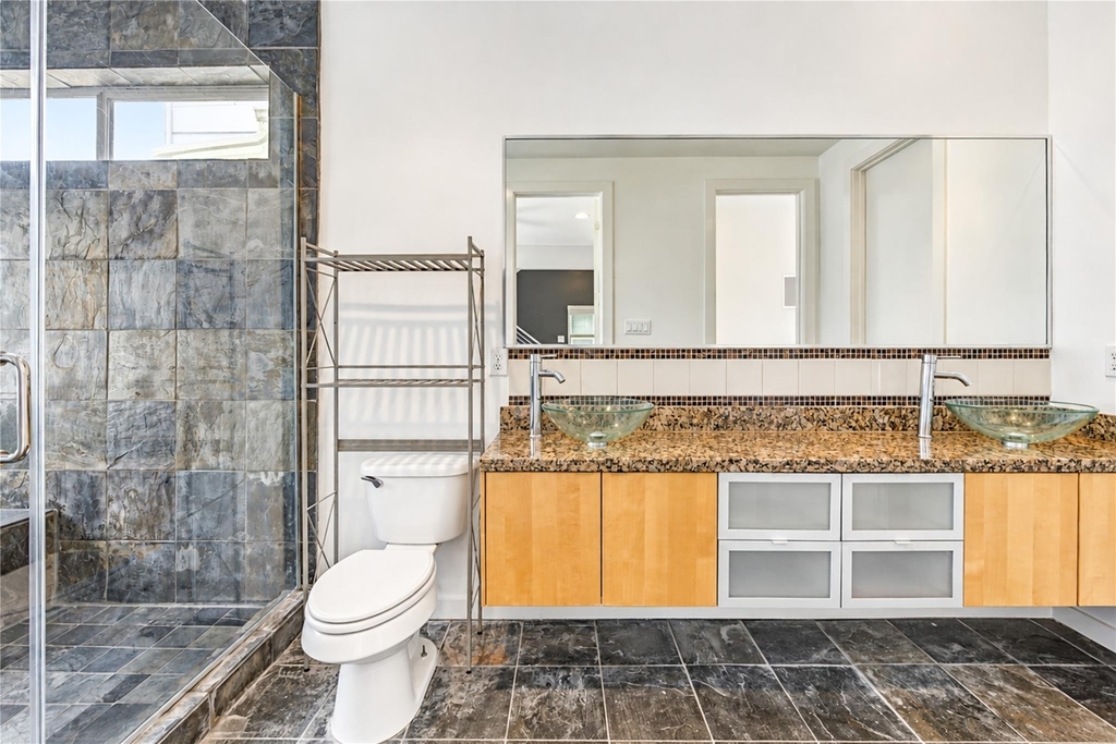 2234 Leeland Street - Photo 9