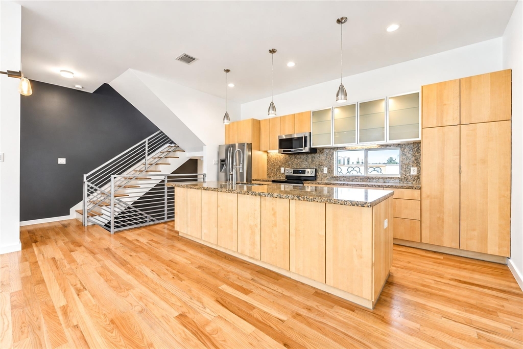 2234 Leeland Street - Photo 32