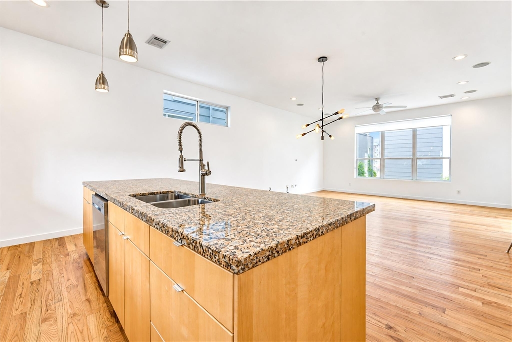 2234 Leeland Street - Photo 39