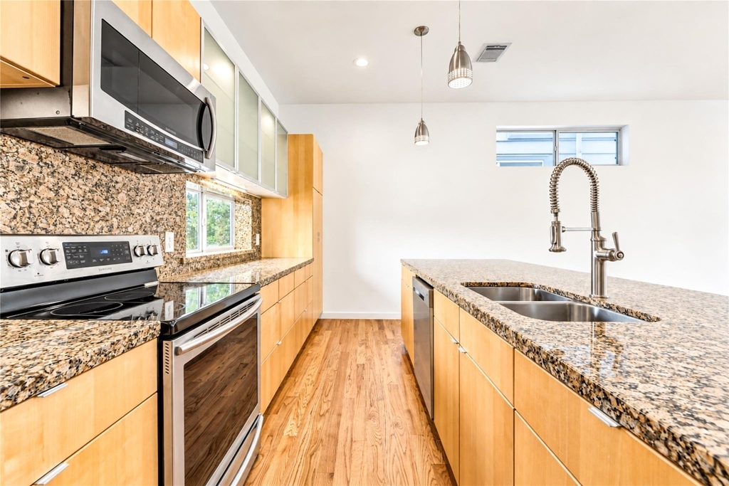 2234 Leeland Street - Photo 38