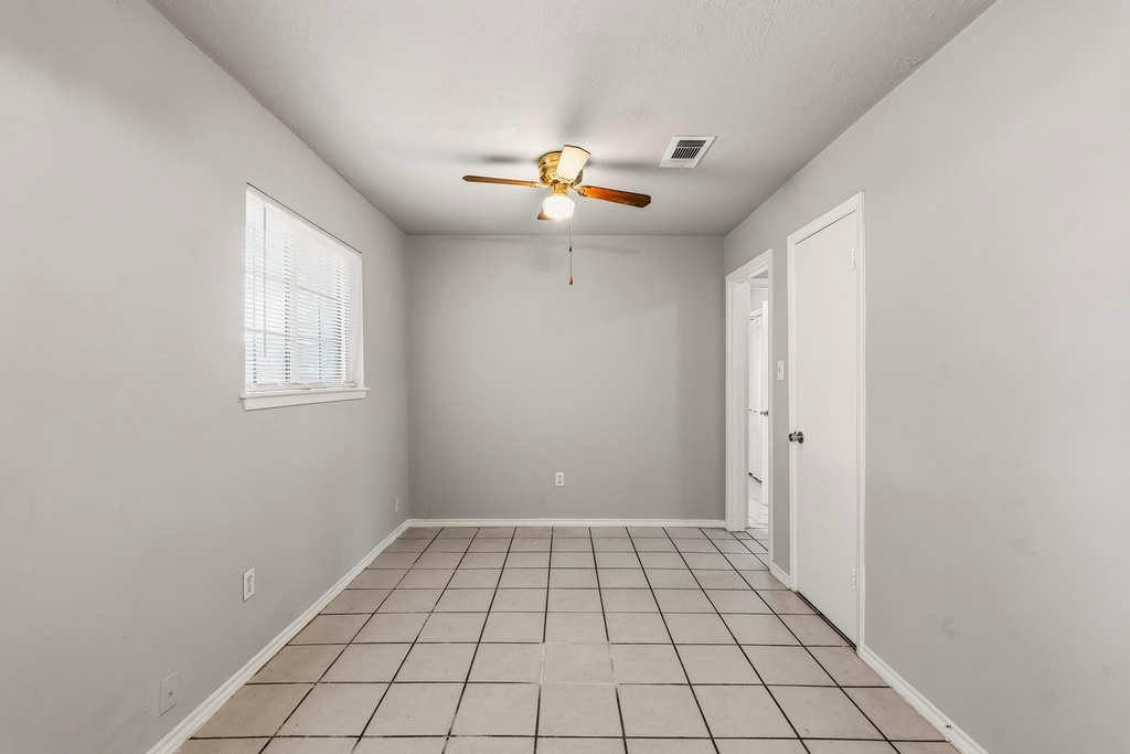 4902 Ridgestone Street - Photo 6