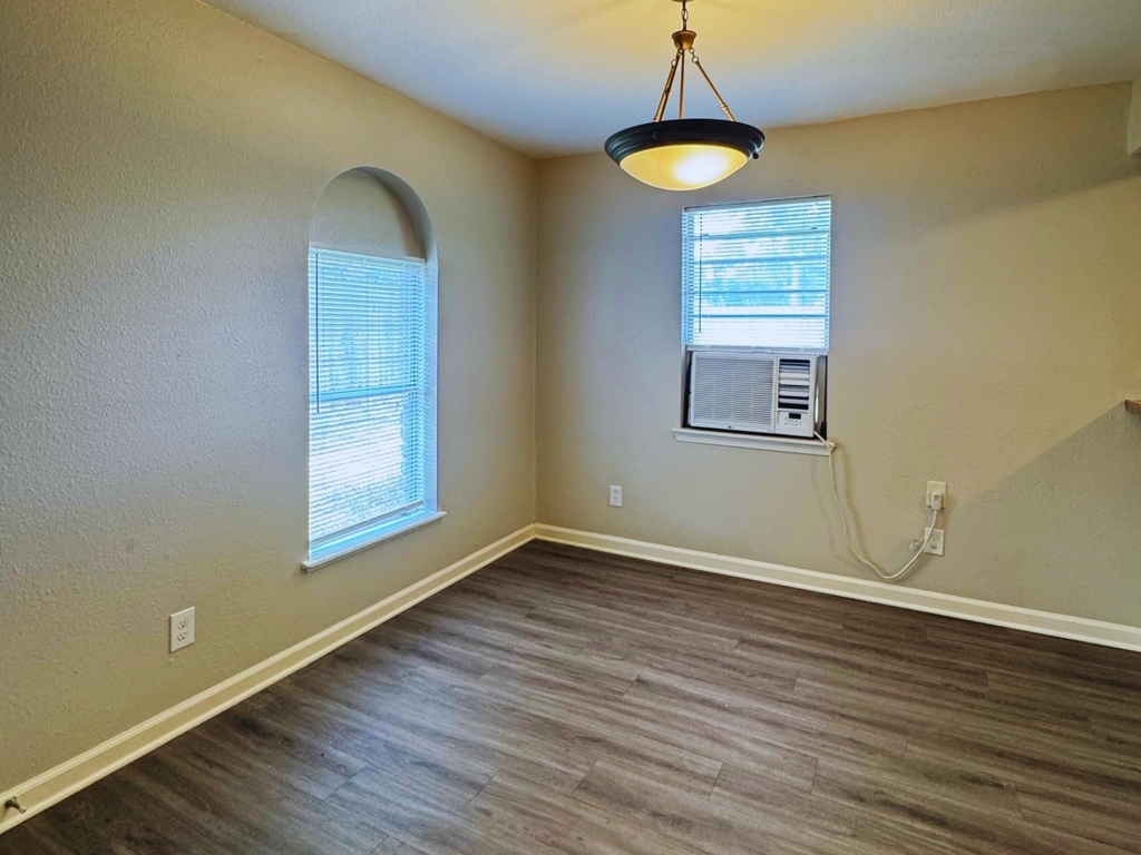 9325 Kentshire Dr - Photo 5