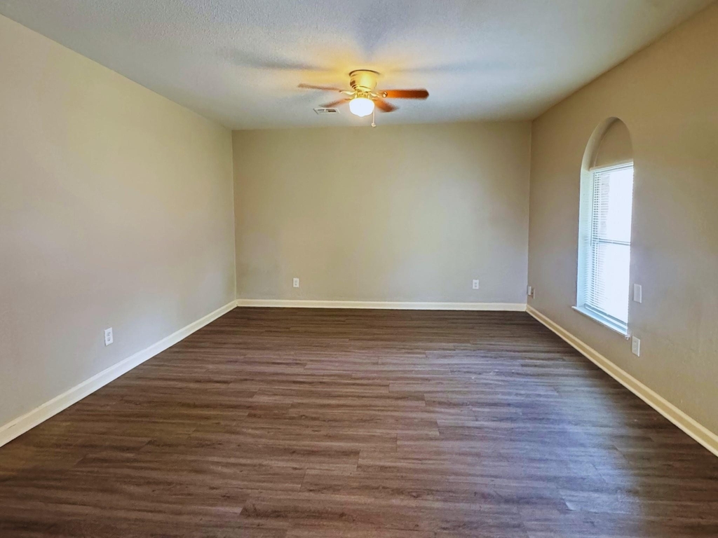 9325 Kentshire Dr - Photo 6