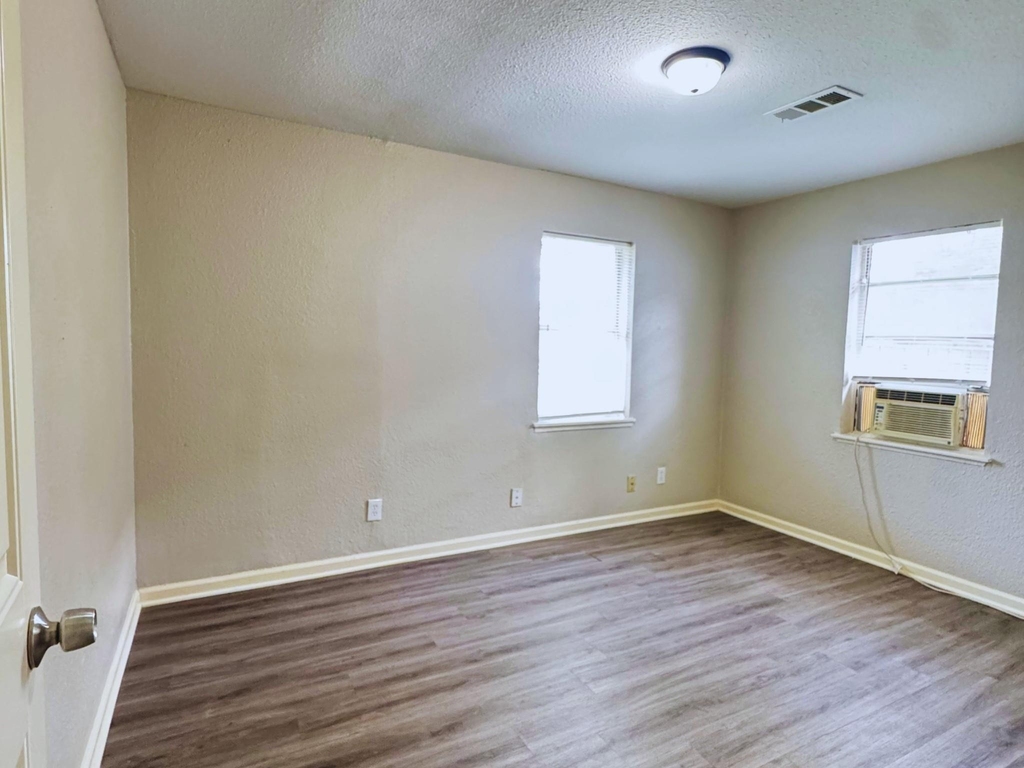 9325 Kentshire Dr - Photo 4