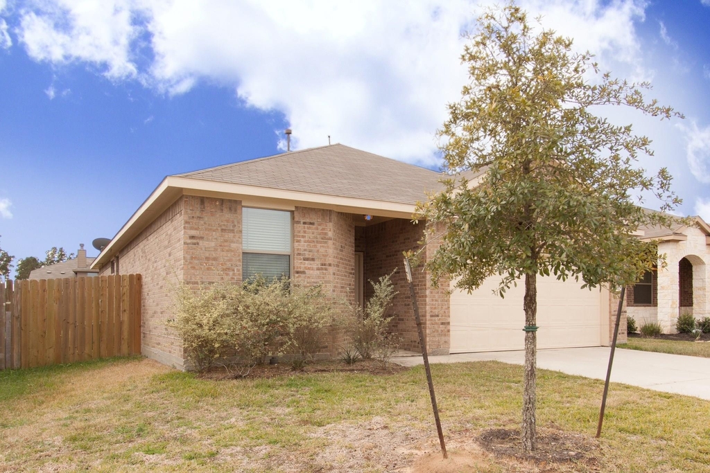 107 Piney Pathway - Photo 0