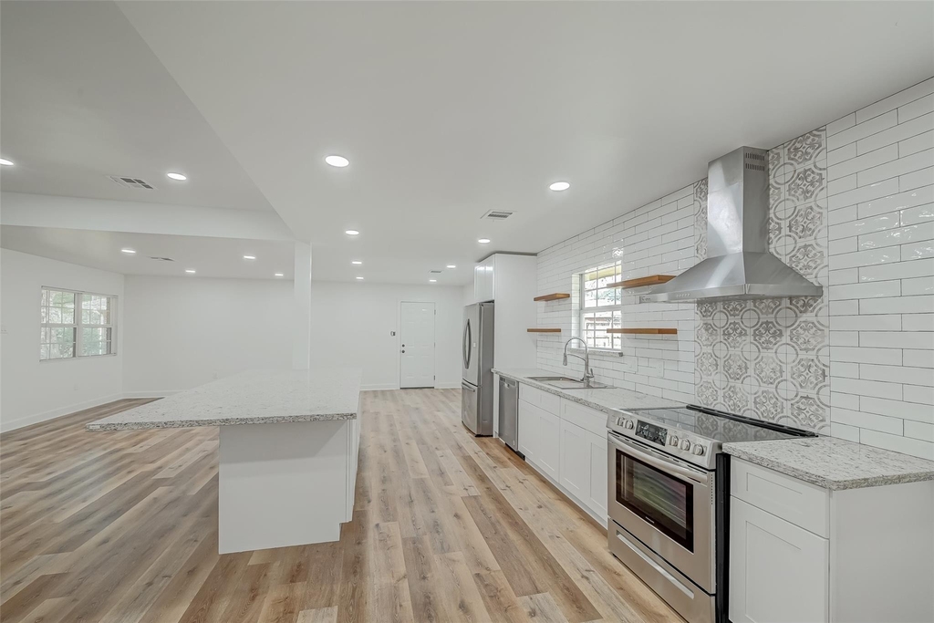 6130 Shadow Crest Street - Photo 3