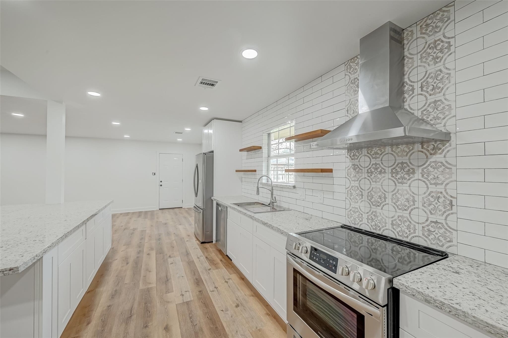 6130 Shadow Crest Street - Photo 10