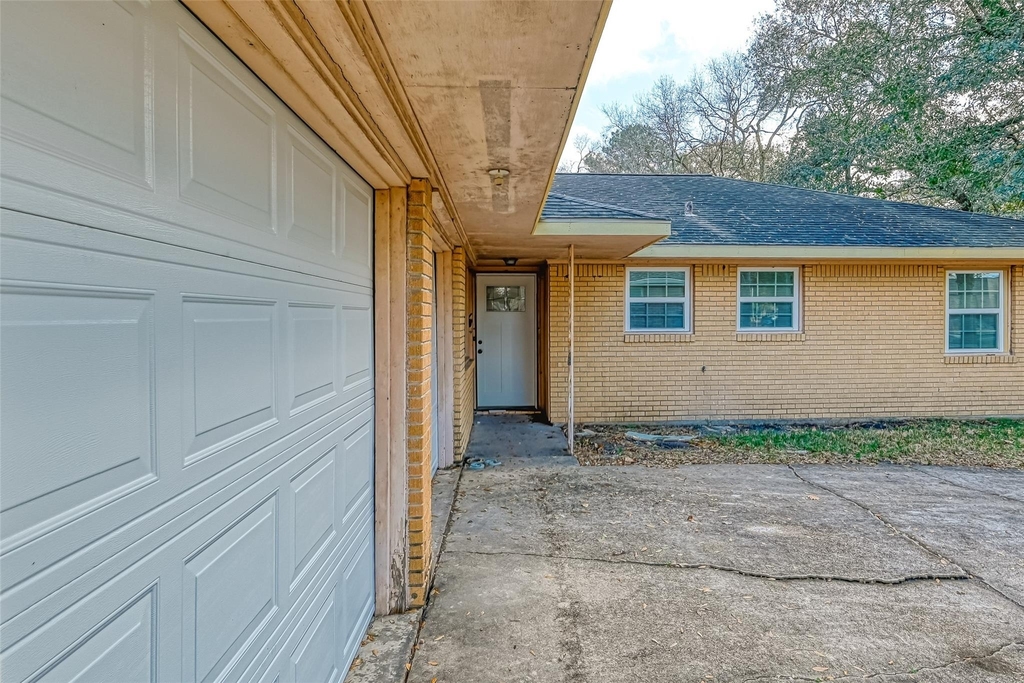 6130 Shadow Crest Street - Photo 1