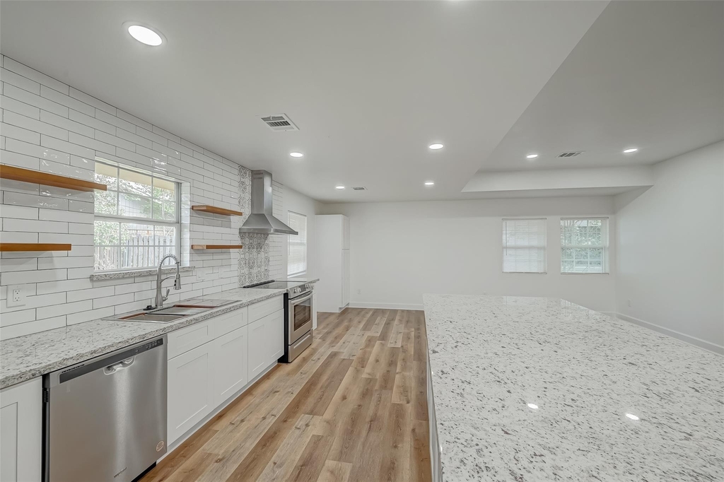 6130 Shadow Crest Street - Photo 4