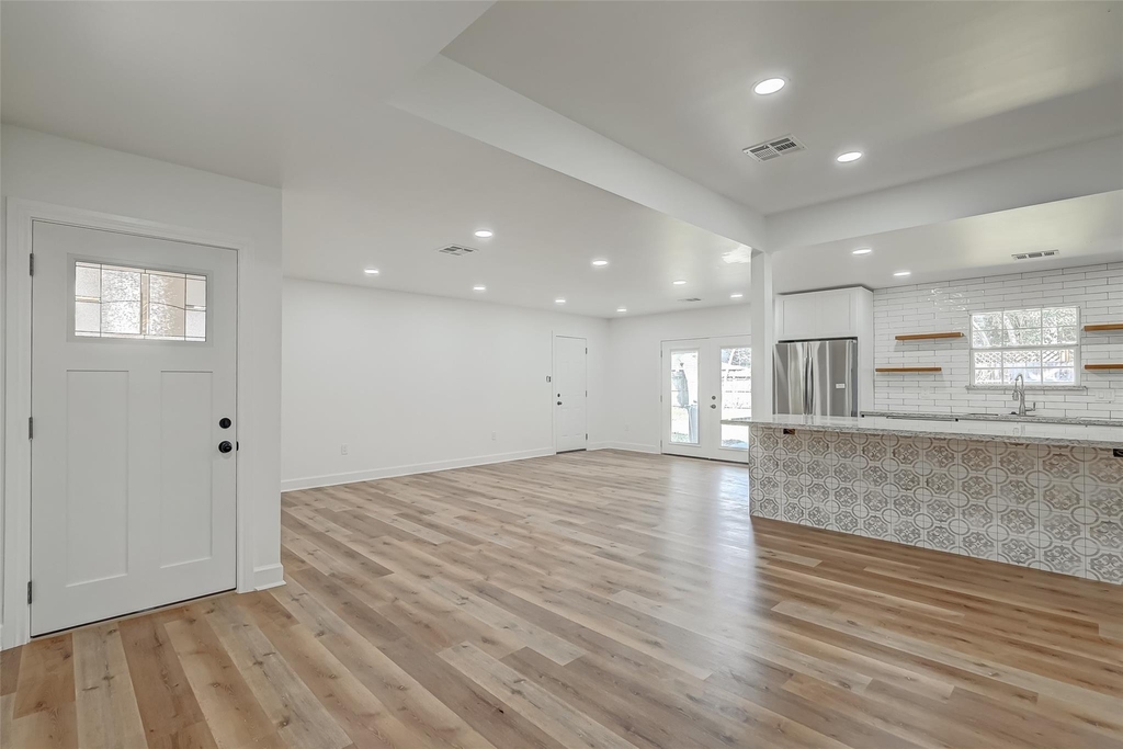6130 Shadow Crest Street - Photo 2