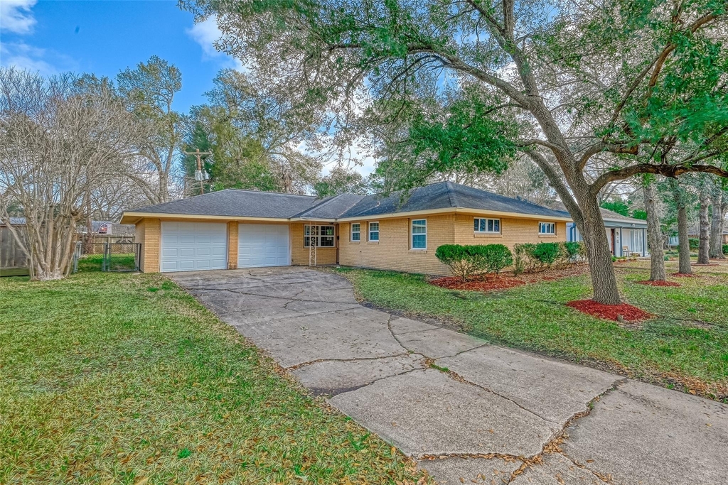 6130 Shadow Crest Street - Photo 0