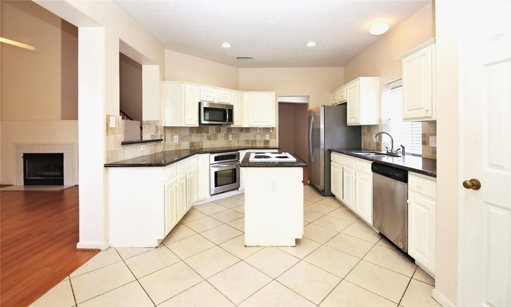 4602 Rainbow Valley Court - Photo 5