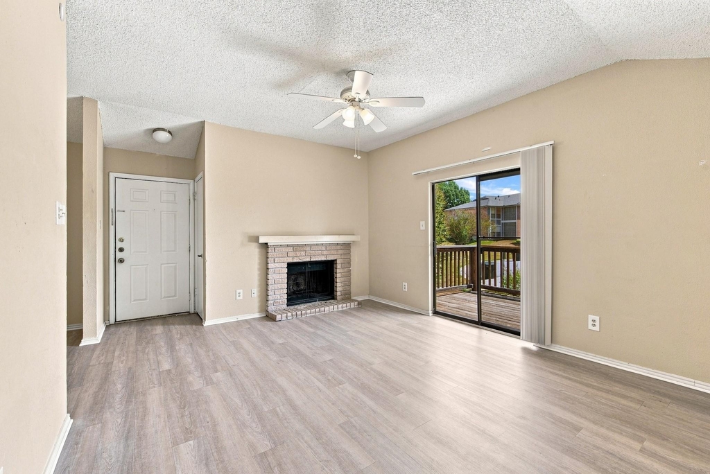 400 Fall Circle - Photo 8