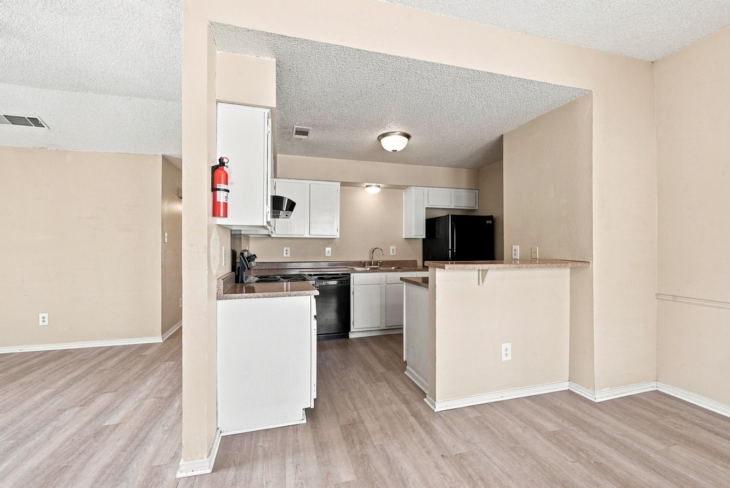 400 Fall Circle - Photo 2